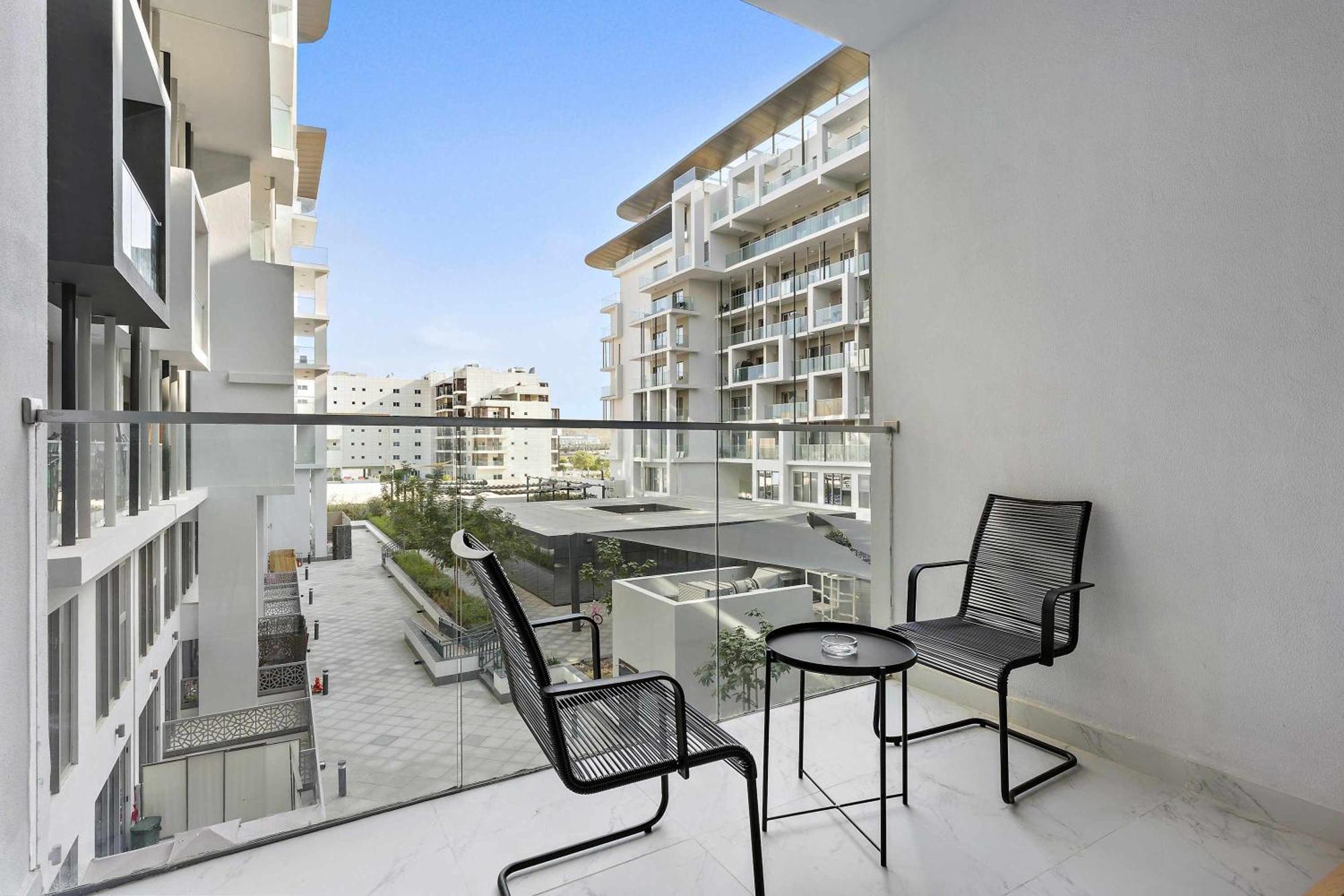 Silkhaus Chic Studio Near Masdar City Park Абу-Даби Экстерьер фото